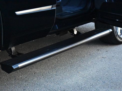 Used 2015 Cadillac Escalade Premium image 16