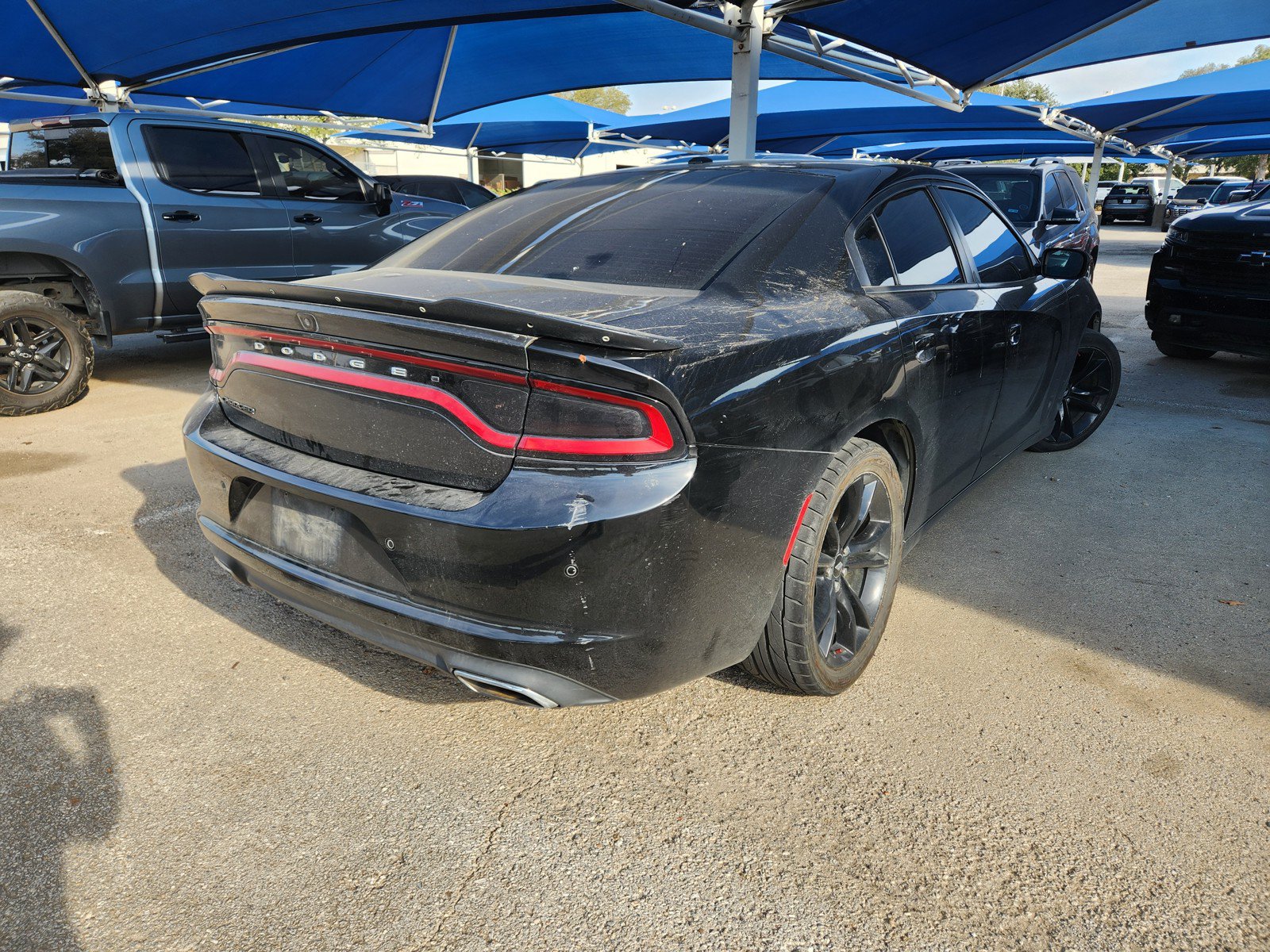 Used 2018 Dodge Charger SXT w/ Blacktop Package RWD image 4