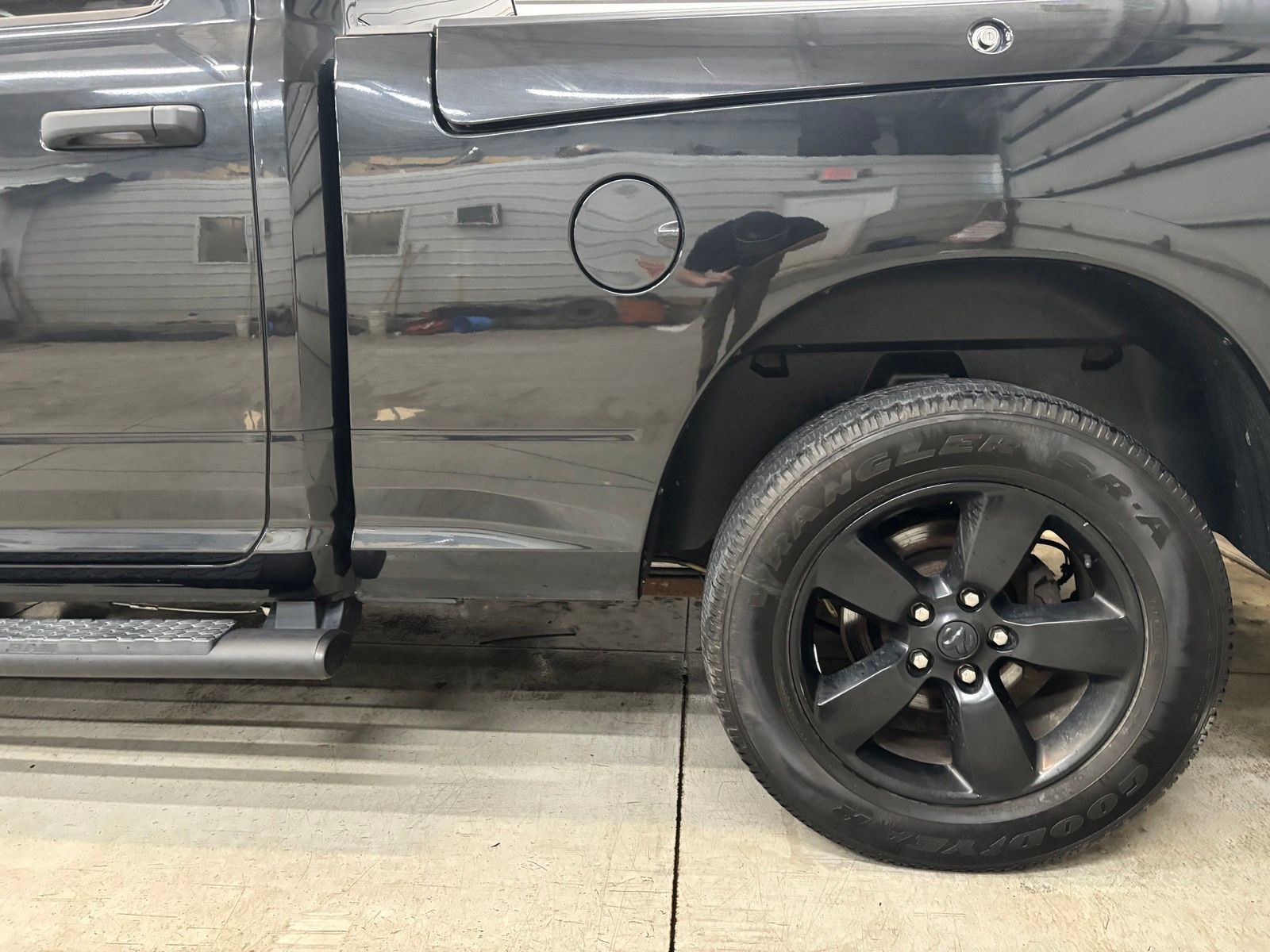 Used 2018 RAM 1500 Express w/ Black Ram 1500 Express Group AWD/4WD image 6