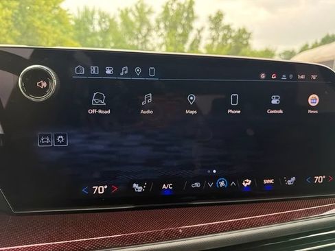 New 2026 Chevrolet Traverse Z71 w/ Enhanced Driving Package AWD/4WD image 23
