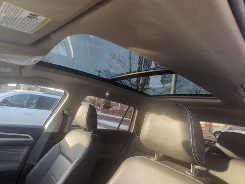 Certified 2023 Volkswagen Atlas SE w/ Panoramic Sunroof Package image 8