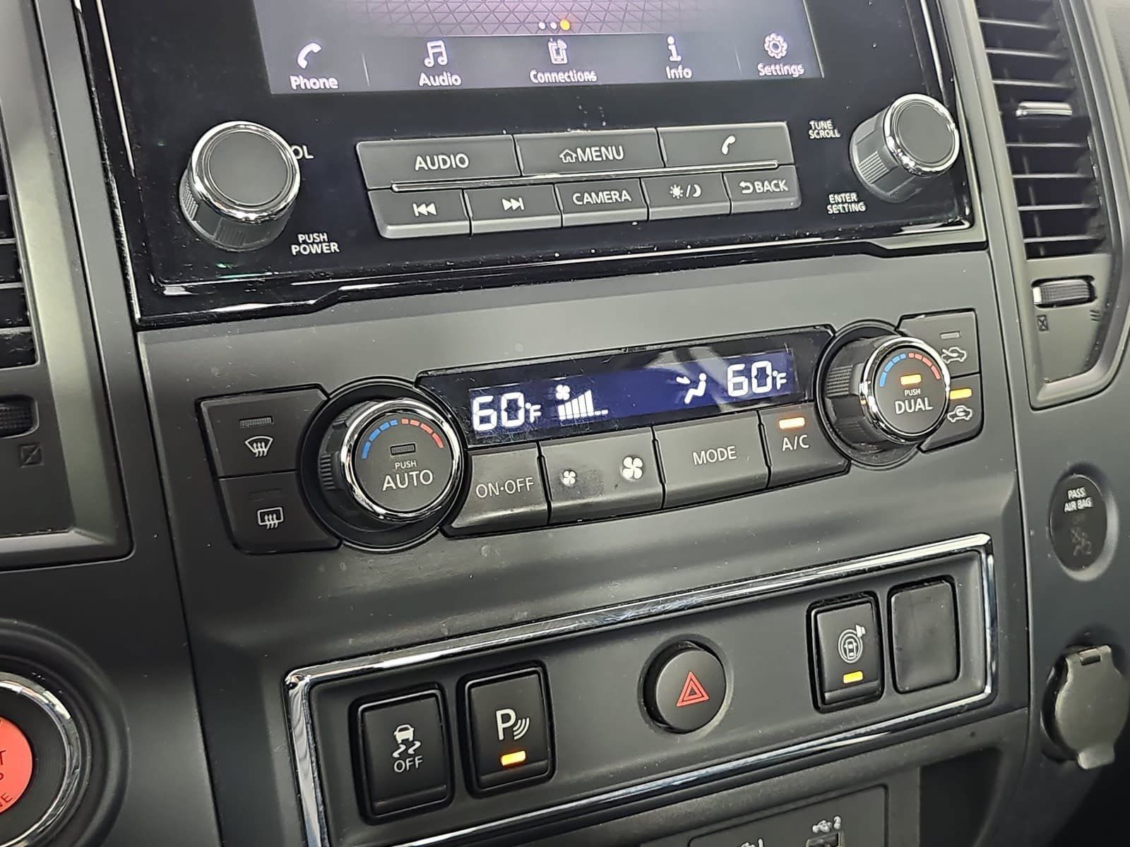 Used 2023 Nissan Titan SV w/ SV Convenience Package RWD image 22