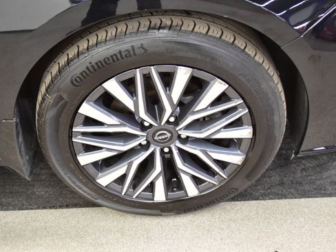 Used 2025 Nissan Altima 2.5 SV FWD image 34