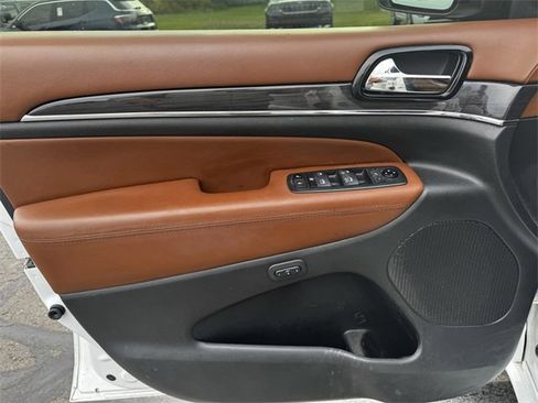 Certified 2020 Jeep Grand Cherokee Overland image 21