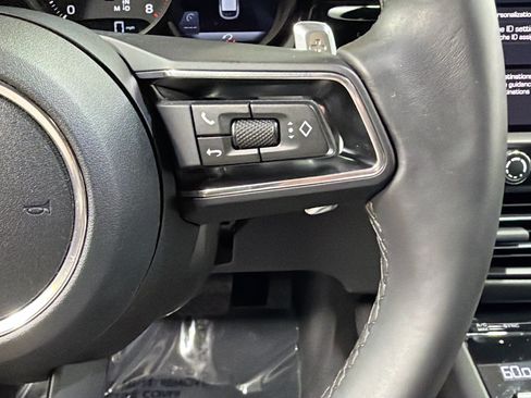 Certified 2026 Porsche Macan AWD/4WD image 37