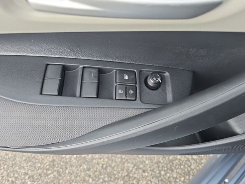 Used 2020 Toyota Corolla L image 27