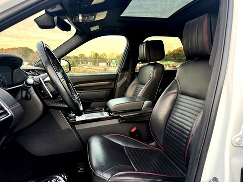 Used 2018 Land Rover Discovery HSE image 3