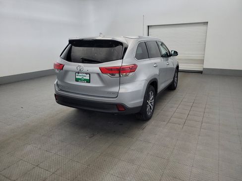Used 2019 Toyota Highlander XLE AWD/4WD image 9