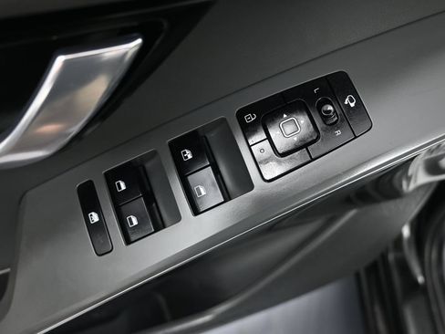 Certified 2023 Kia Niro EX Touring FWD image 10