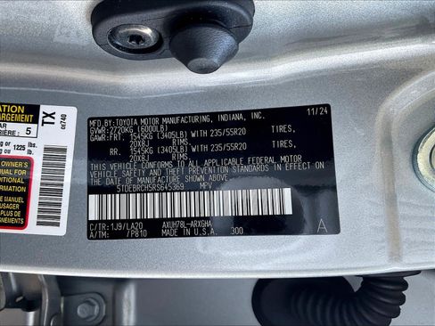 Used 2024 Toyota Highlander Platinum AWD/4WD image 19