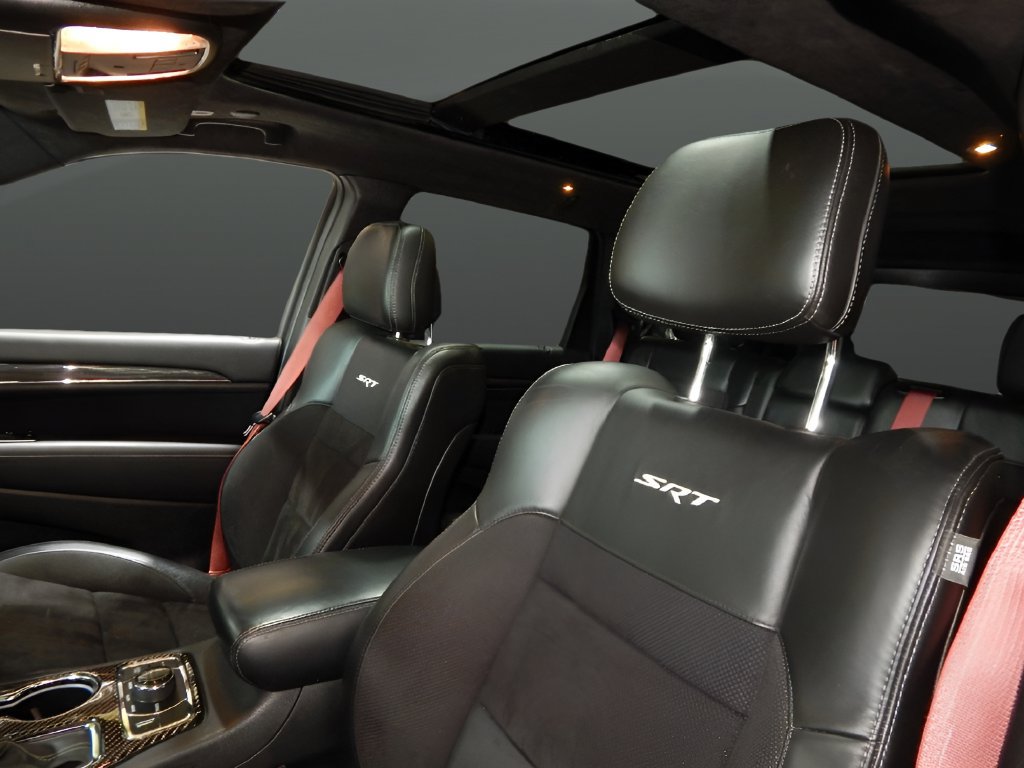 Used 2019 Jeep Grand Cherokee SRT AWD/4WD image 32