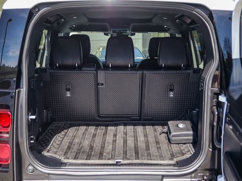 Used 2023 Land Rover Defender 110 S image 29