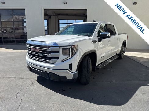 Used 2023 GMC Sierra 1500 SLE image 3