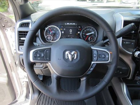 New 2026 RAM 2500 Big Horn AWD/4WD image 18