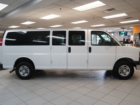 Used 2016 Chevrolet Express 3500 LT w/ LT Preferred Equipment Group image 12
