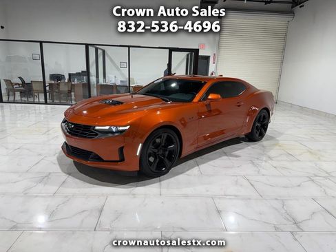 Used 2024 Chevrolet Camaro LT RWD image 1