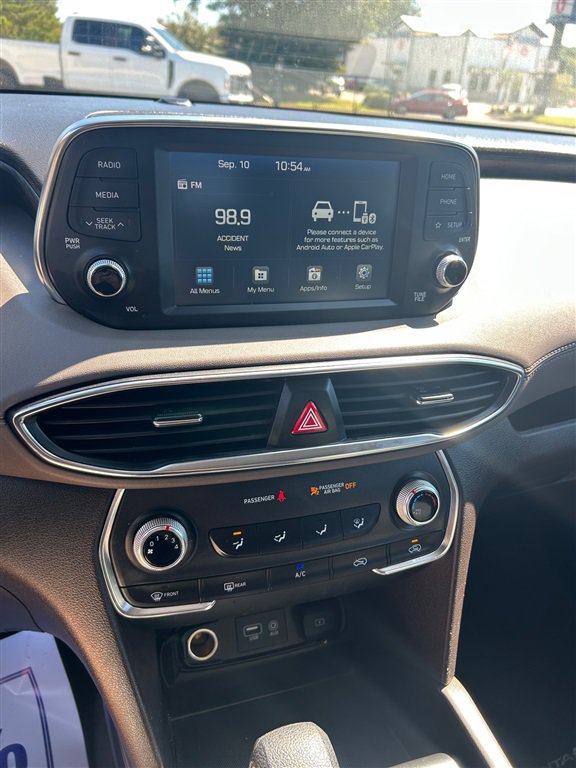 Used 2020 Hyundai Santa Fe SE FWD image 11