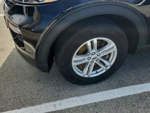 Used 2022 Ford Explorer XLT w/ Equipment Group 202A AWD/4WD image 9