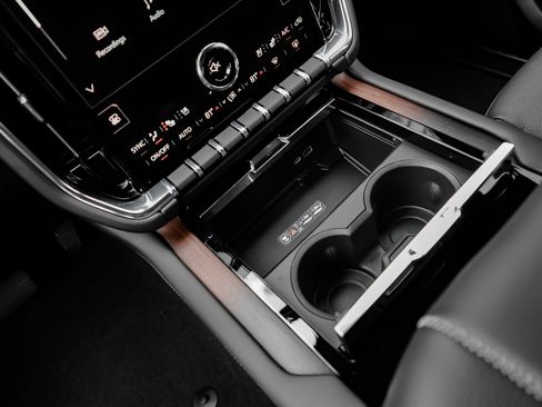 New 2026 GMC Yukon XL Denali image 32