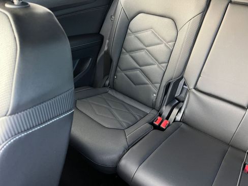 Used 2025 Volkswagen Atlas Cross Sport SE image 39