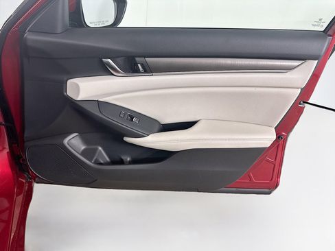 Used 2018 Honda Accord LX image 30