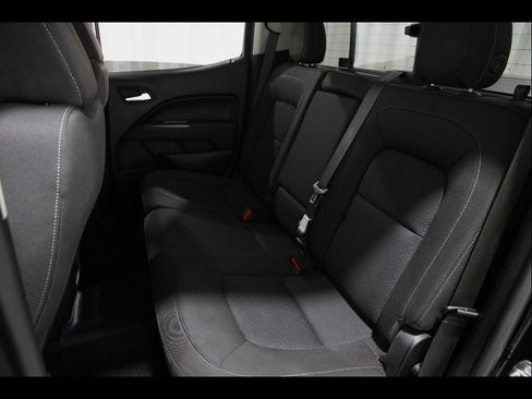 Used 2016 Chevrolet Colorado LT w/ Midnight Edition image 18