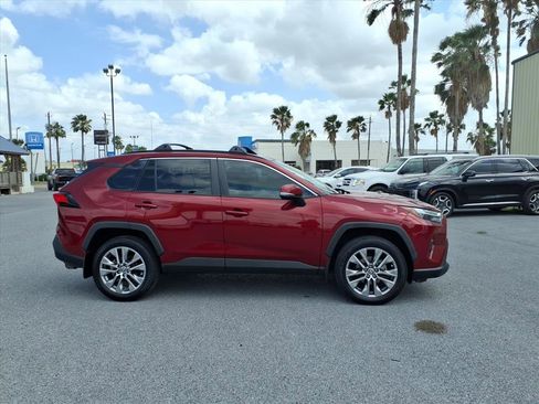 Used 2023 Toyota RAV4 XLE Premium image 9