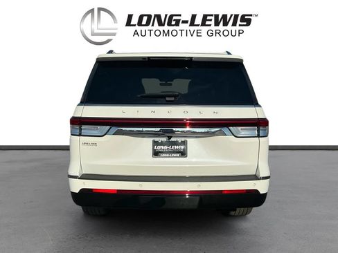 Certified 2024 Lincoln Navigator L Reserve AWD/4WD image 5