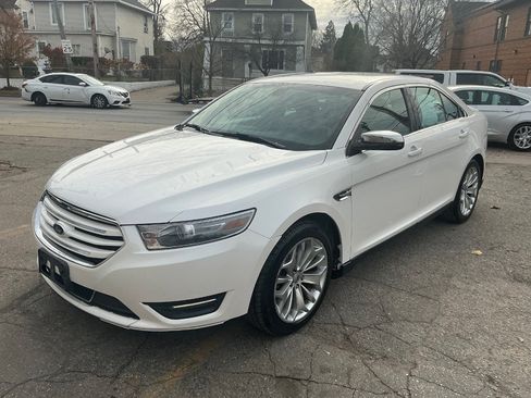 Used 2014 Ford Taurus Limited image 7