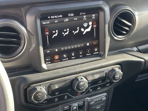 Used 2023 Jeep Wrangler Unlimited Sport image 19