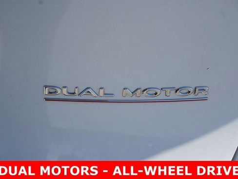 Used 2024 Tesla Model Y Performance image 8