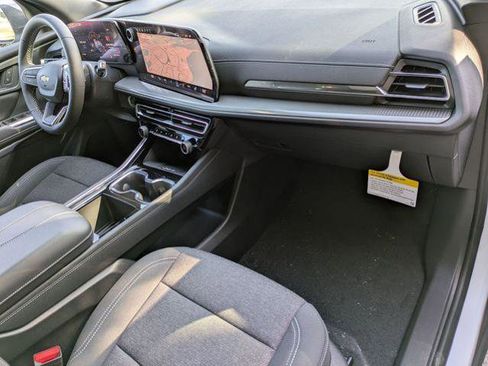 New 2026 Chevrolet Traverse LT w/ Driver Confidence Package FWD image 30