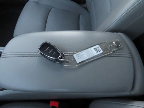 Used 2019 Chevrolet Malibu Premier w/ Sun and Wheel Package image 32