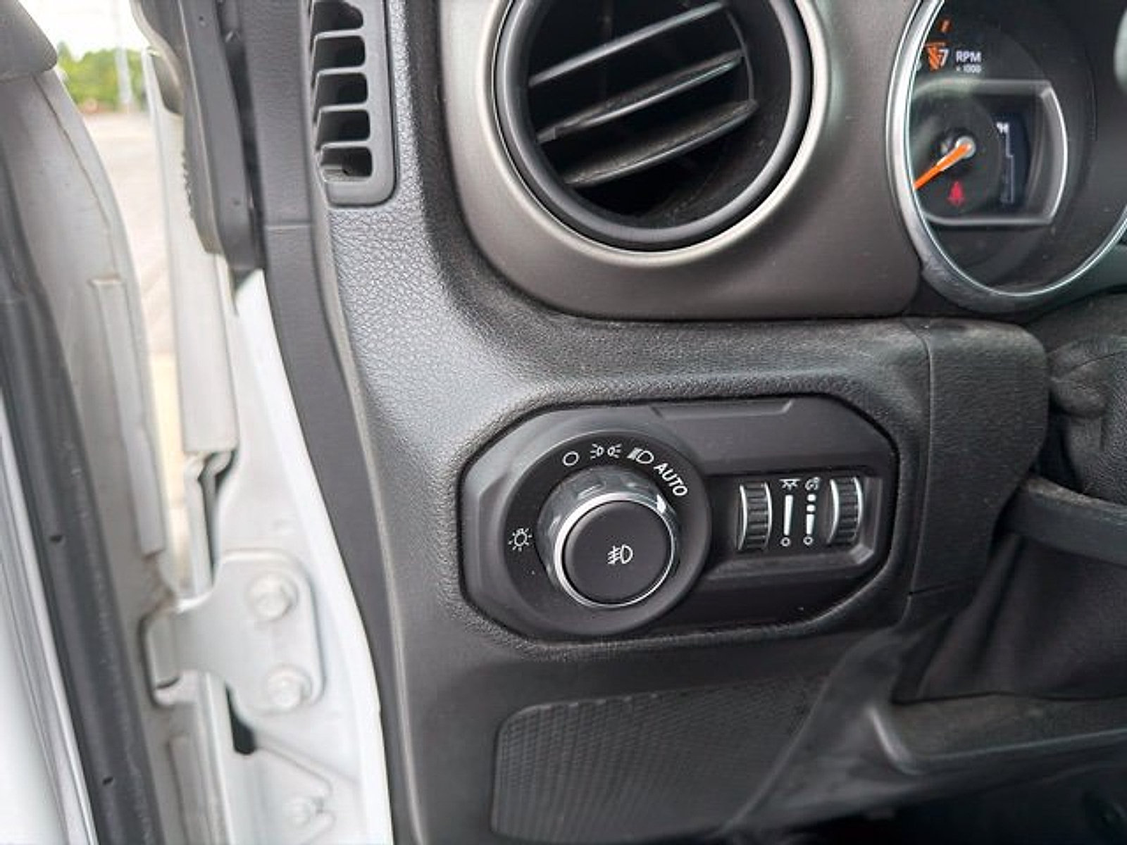 Used 2018 Jeep Wrangler Unlimited Sport S AWD/4WD image 18