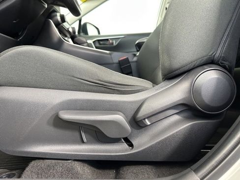 Used 2023 Toyota RAV4 LE image 22