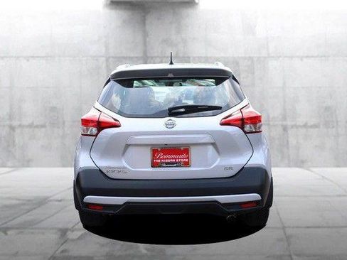 Used 2018 Nissan Kicks SR FWD image 6