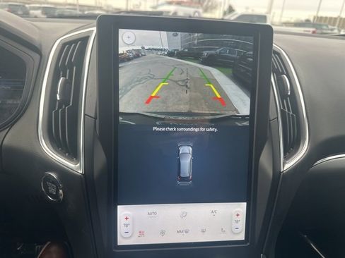 Used 2024 Ford Edge Titanium image 15