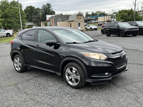 Used 2017 Honda HR-V EX image 2