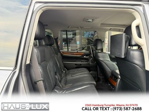 Used 2018 Lexus LX 570 4WD w/ Luxury Package image 9