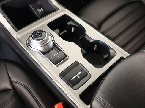 Used 2024 Ford Edge SEL w/ Convenience Package AWD/4WD image 8