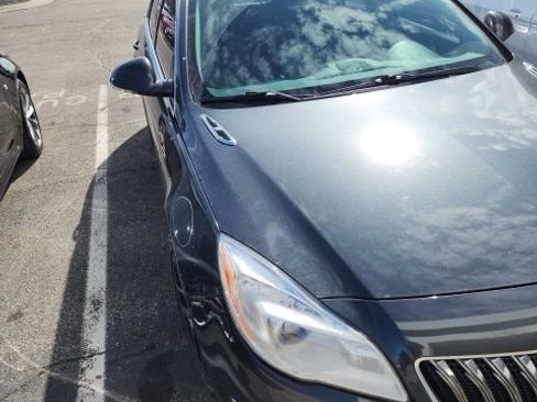 Used 2017 Buick Regal Sport Touring image 6