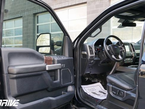 Used 2017 Ford F350 Platinum w/ Platinum Ultimate Package image 17