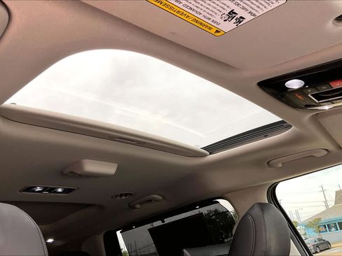 Certified 2025 Kia Carnival SX FWD image 29