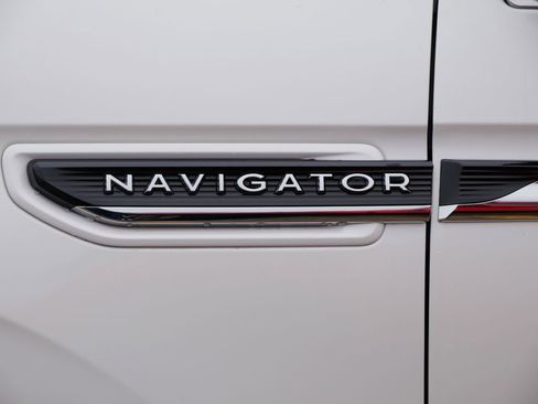 Used 2024 Lincoln Navigator L Black Label image 5