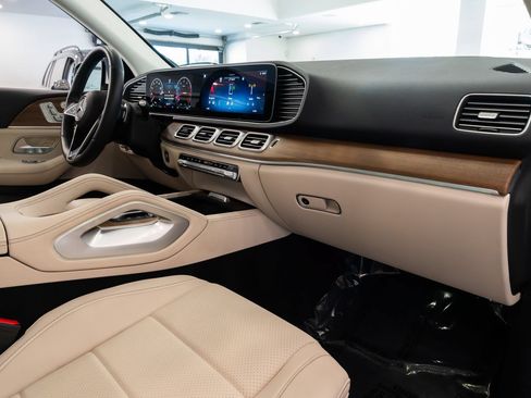 Used 2024 Mercedes-Benz GLE 450 4MATIC image 25