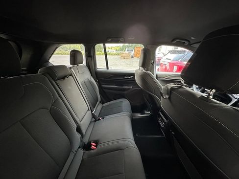 Used 2024 Jeep Grand Cherokee Laredo AWD/4WD image 5