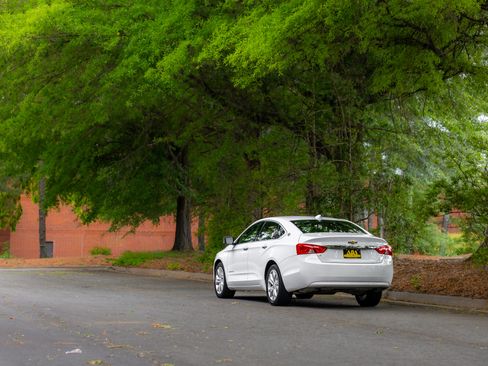 Used 2020 Chevrolet Impala LT FWD image 36