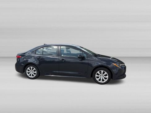Used 2025 Toyota Corolla LE FWD image 3
