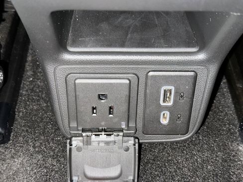 Certified 2023 Chevrolet TrailBlazer RS w/ Sun and Liftgate Package image 23