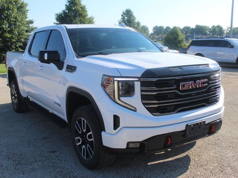 Used 2022 GMC Sierra 1500 AT4 w/ AT4 Premium Package AWD/4WD image 8